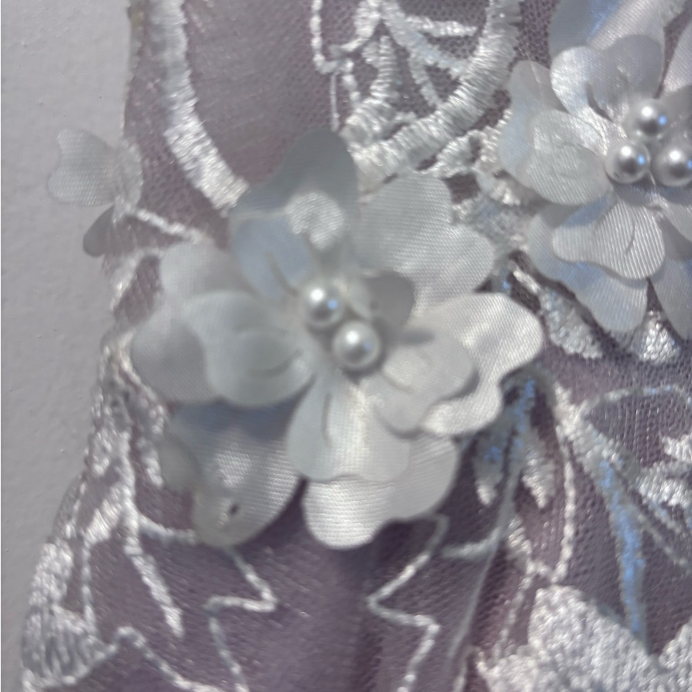 Elegant Pink and White Floral Gown - Picture 10 of 16